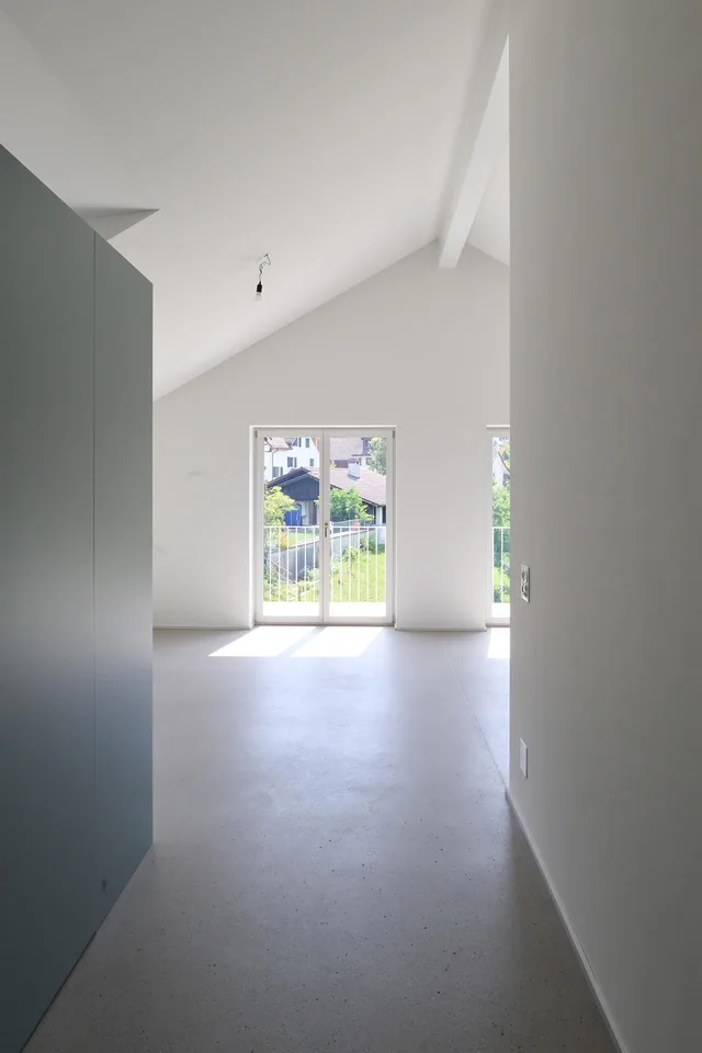 Exklusive 3.5-Zimmer-Wohnung mit privatem Garten und Weitsicht in Uitikon-Waldegg