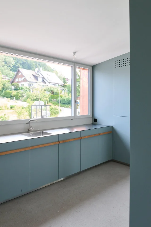 Exklusive 3.5-Zimmer-Wohnung mit privatem Garten und Weitsicht