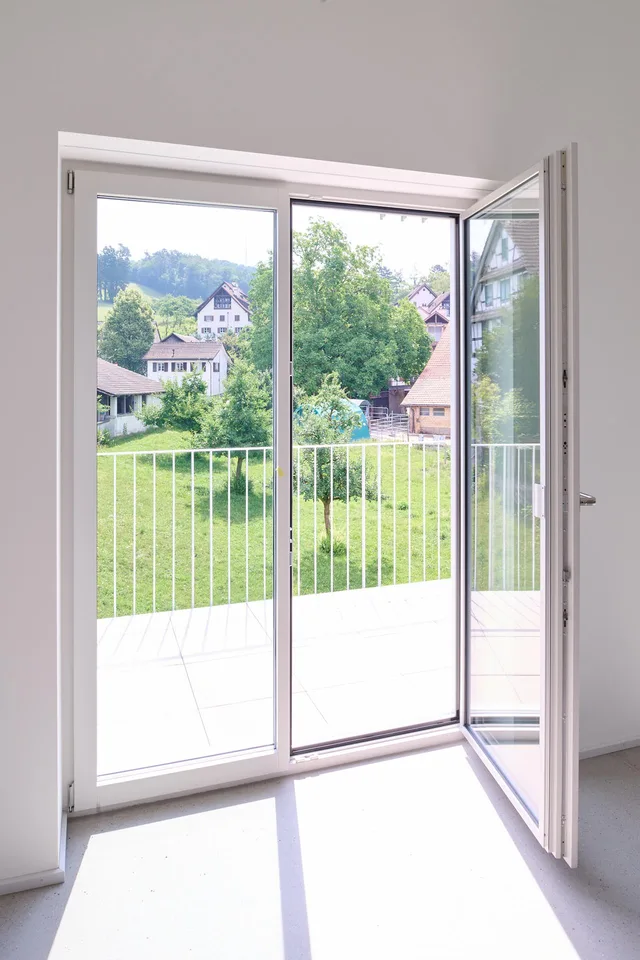 Exklusive 3.5-Zimmer-Wohnung mit privatem Garten und Weitsicht in Uitikon-Waldegg