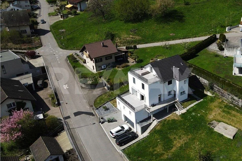 Sonnenverwöhntes, modernes Einfamilienhaus