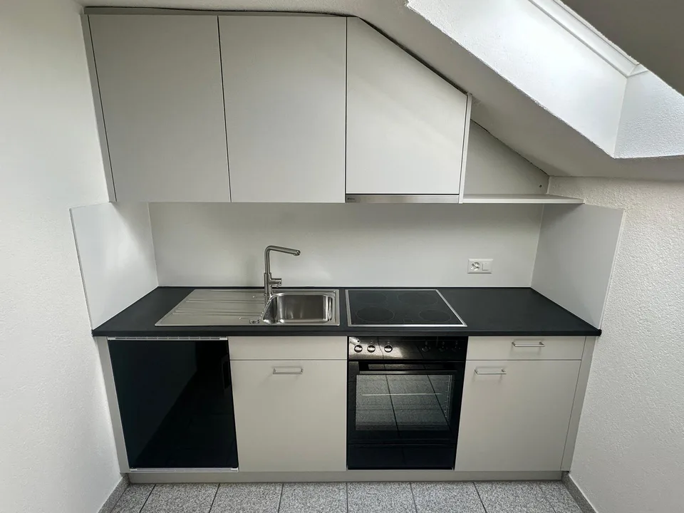 Klein, fein, mein - Ihr teilsaniertes 1.5-Zimmer-Glück!