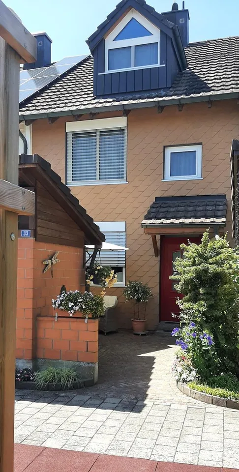 Praktisches Haus im Familienquartier