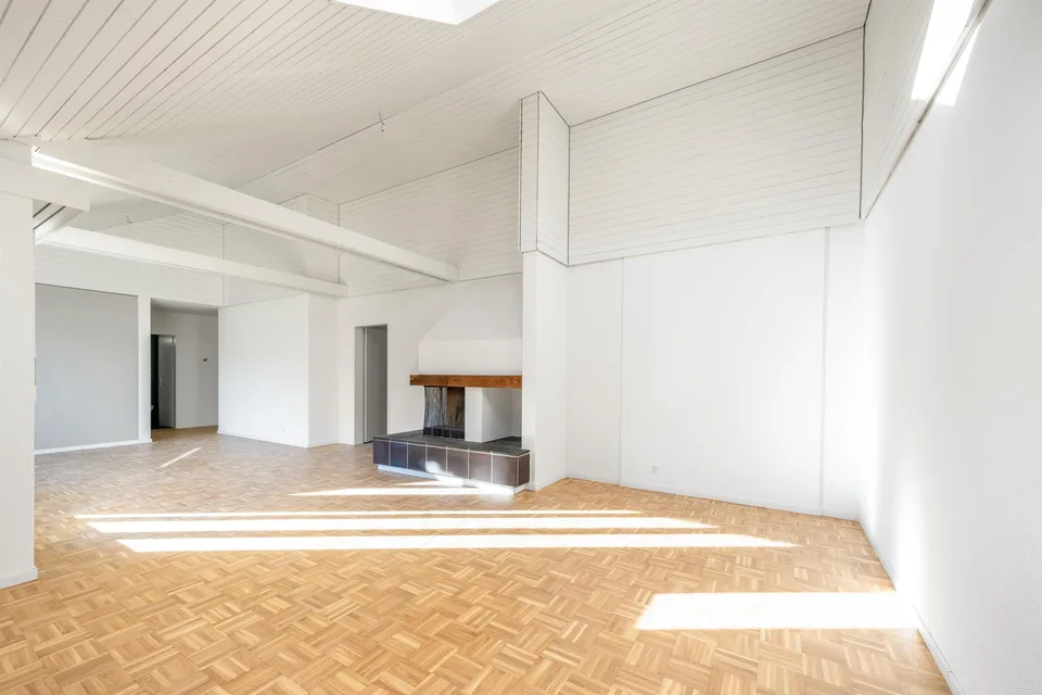 Platz für die ganze Familie  frisch sanierte 5.5 Zimmer-Dachwohnung
