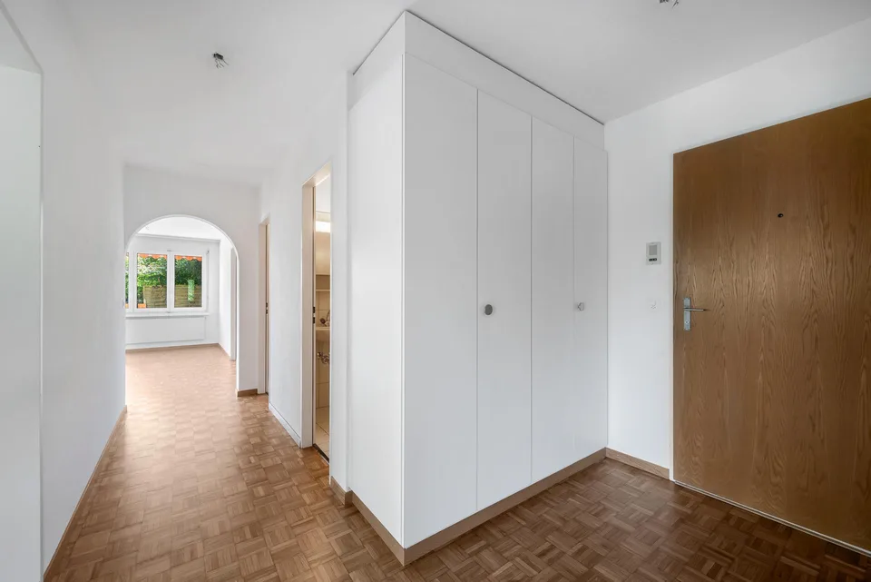 Quietly located apartment seeks you!