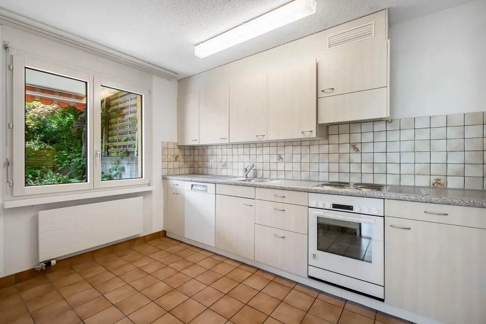 Quietly located apartment seeks you!