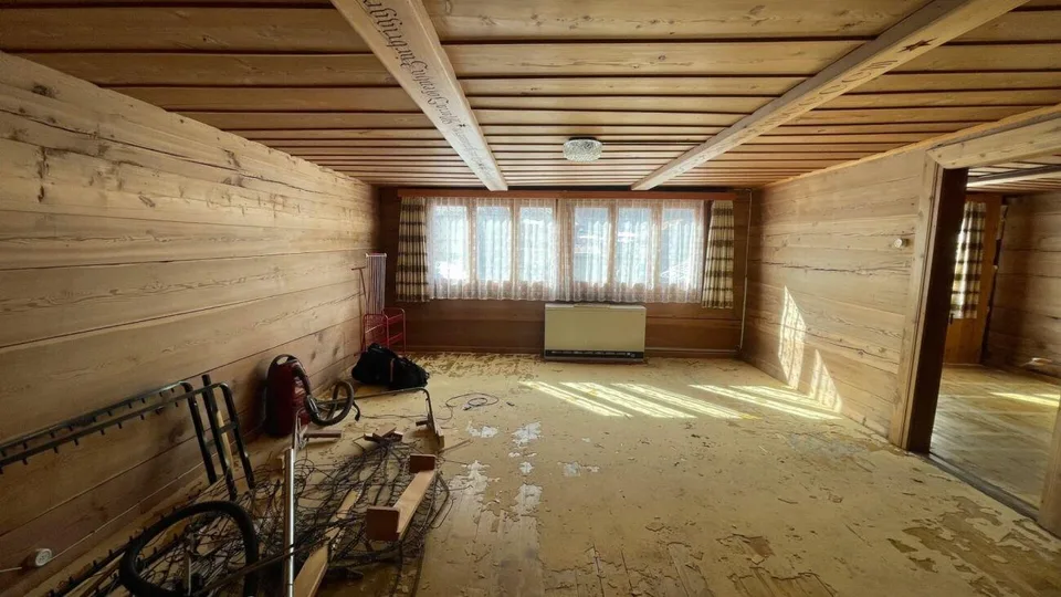 Traditionelle 2.5 Zimmerwohnung in altem Walliserhaus.