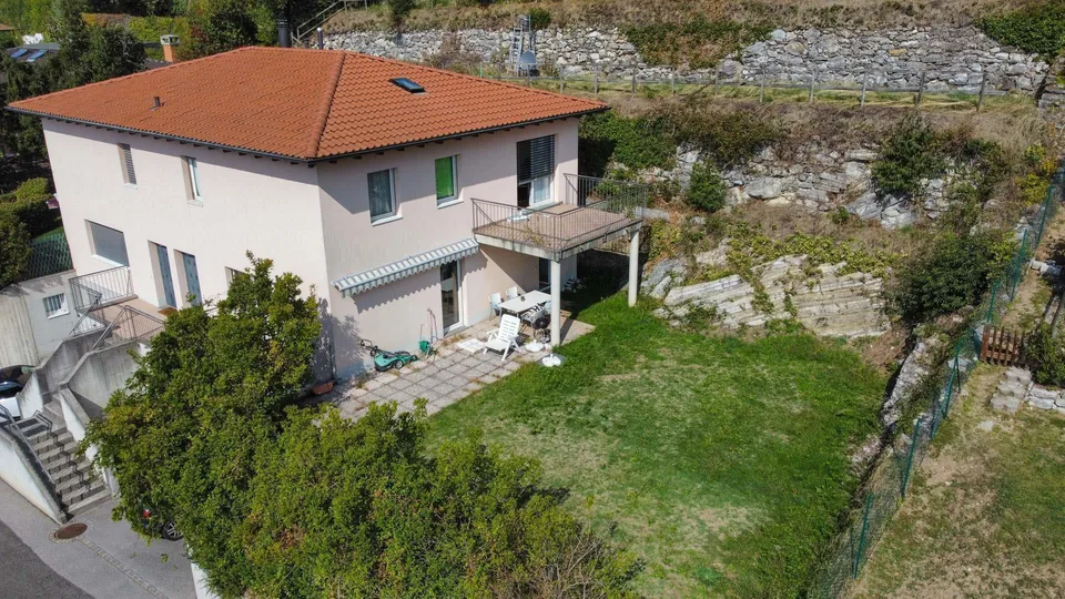 Casa gemella con giardino a Vacallo