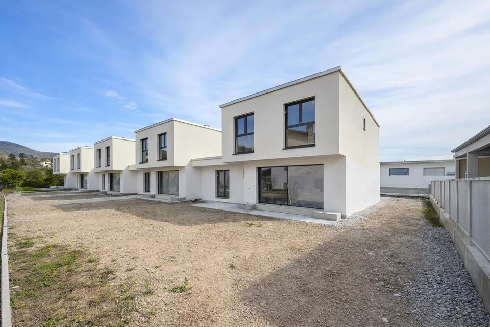Moderna casa unifamiliare 5.5 locali a Stabio