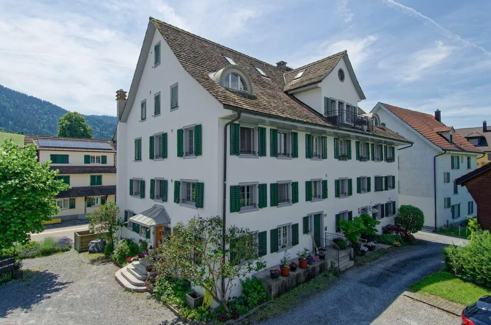Appartement 3,5 pièces : vivre avec du caractère et du charme dans une maison historique