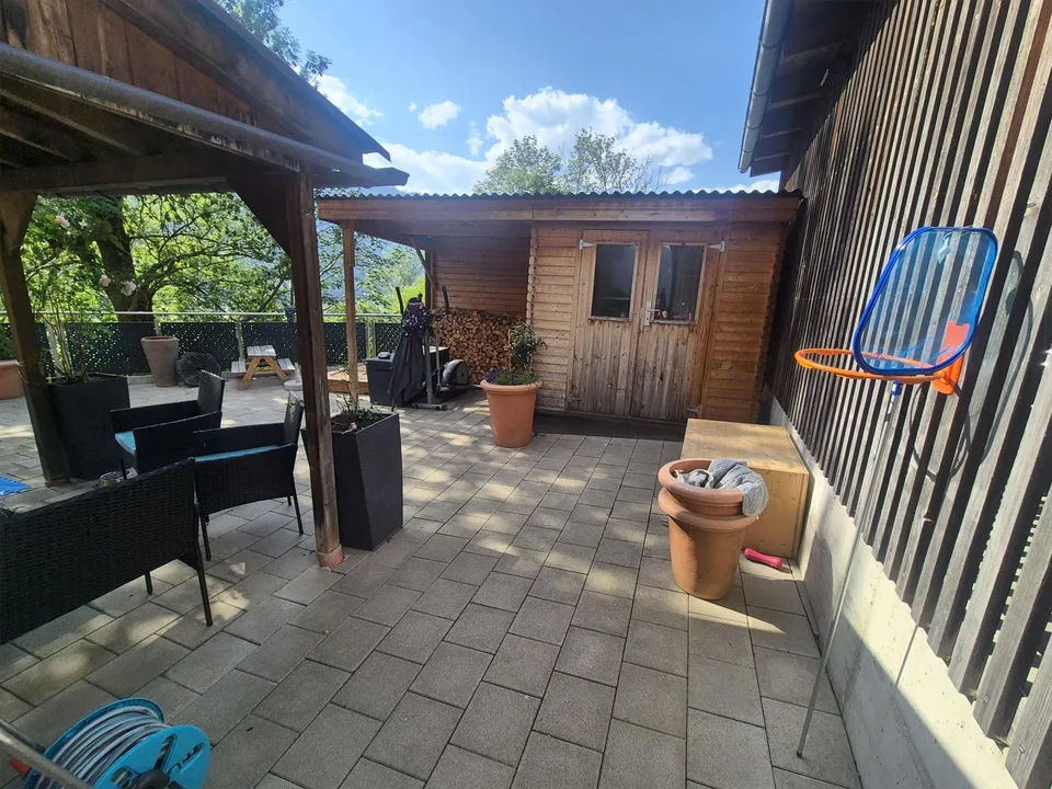 Charmante 5.5-Zimmer-Dachwohnung in sonnenverwöhnter Lage im Domleschg