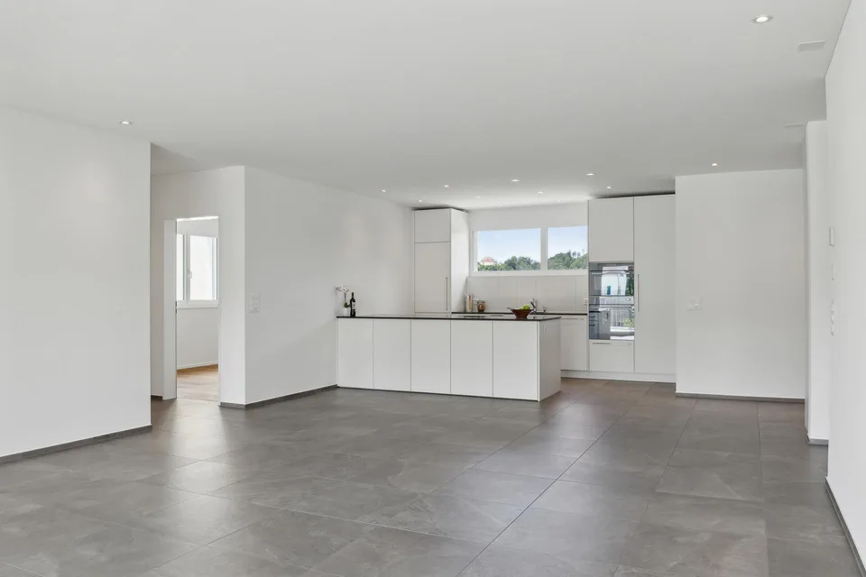 Schöne helle 4.5 Zimmer-Wohnung an ruhiger Lage