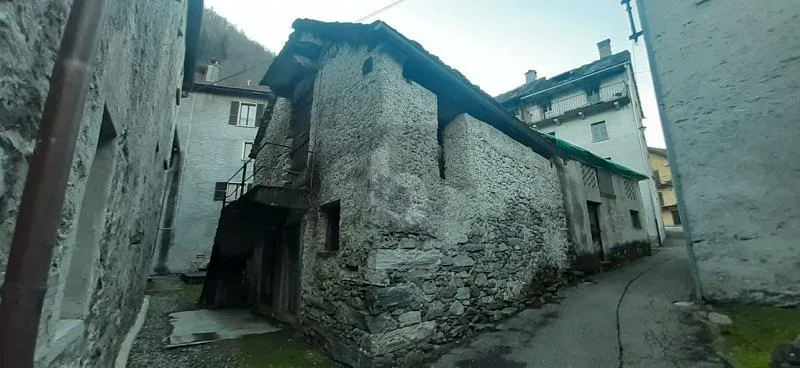 RUSTICO DA RISTRUTTURARE