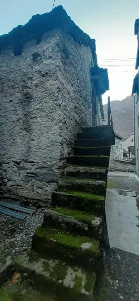 RUSTICO DA RISTRUTTURARE
