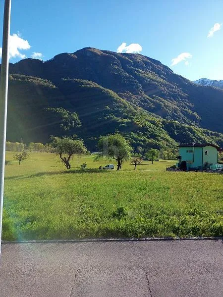 BAULAND AM ENDE DES DORFES, MIT SCHÖNER AUSSICHT