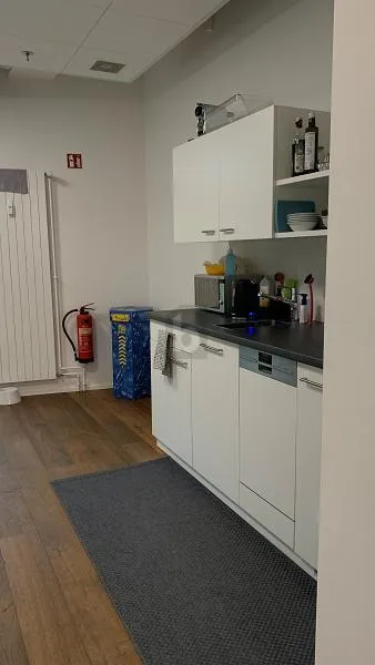 GROSSZÜGIG MIT EIGENER KÜCHE