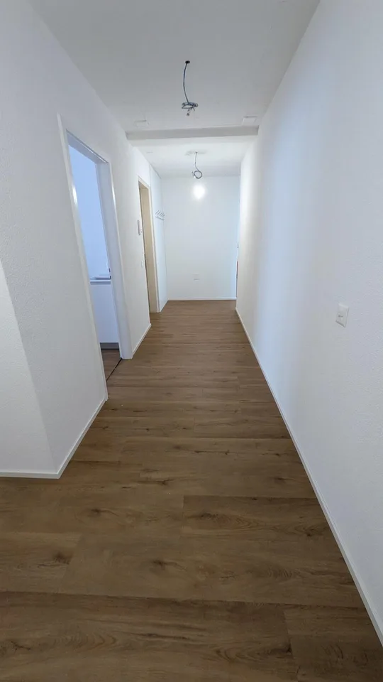VIEL PLATZ FÜR IHRE IDEEN! Frisch sanierte Gewerbefläche (185 m²)