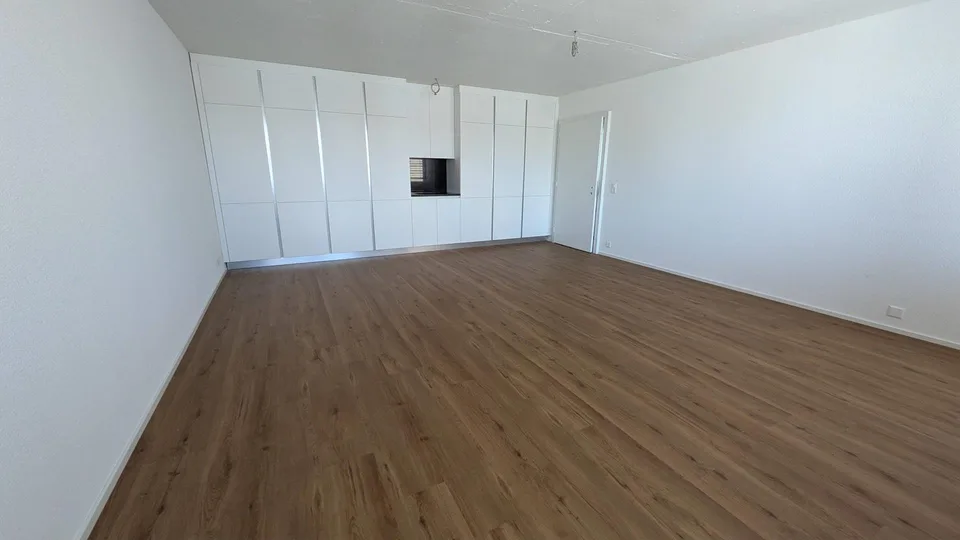 VIEL PLATZ FÜR IHRE IDEEN! Frisch sanierte Gewerbefläche (185 m²)