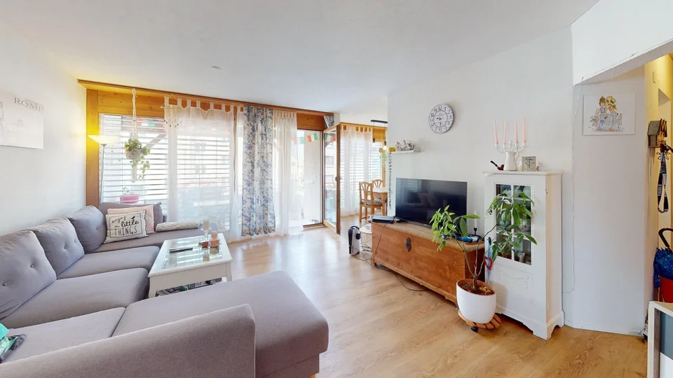 helle Wohnung mit Bergpanorama an attraktiver Lage