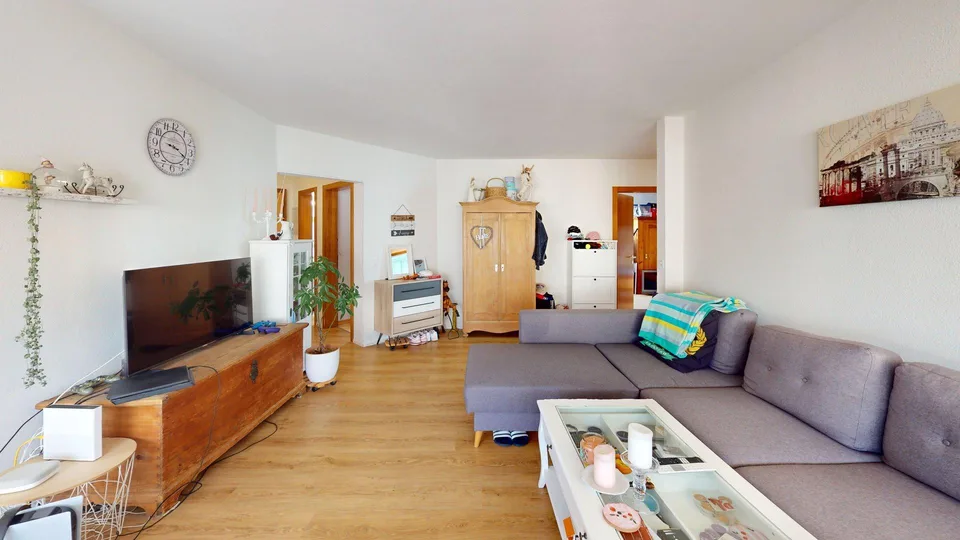 helle Wohnung mit Bergpanorama an attraktiver Lage