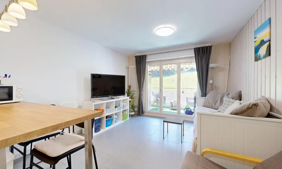 Incantevole appartamento di 2,5 locali con balcone e 2 bagni