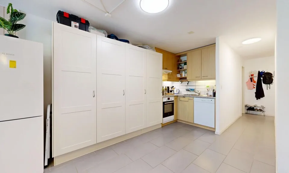 Charming 2.5-room apartment with balcony and 2 bathrooms – photo 8 of 20
