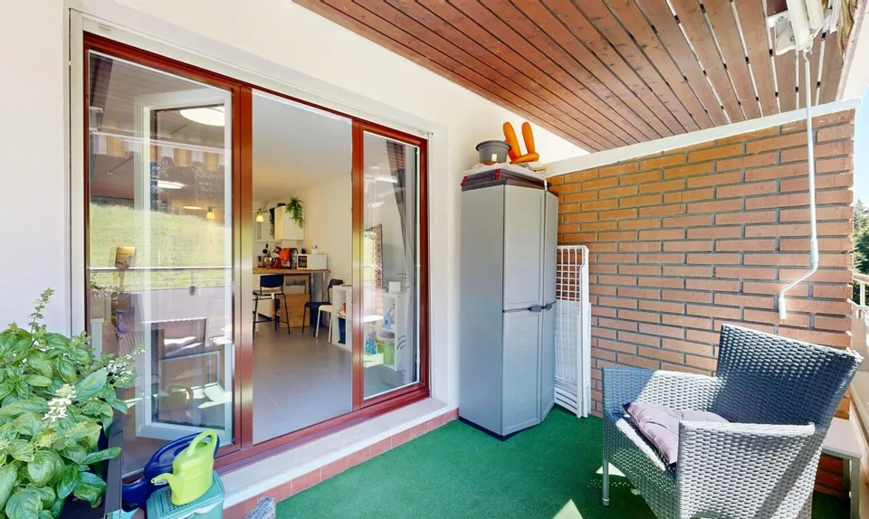 Charming 2.5-room apartment with balcony and 2 bathrooms – photo 7 of 20