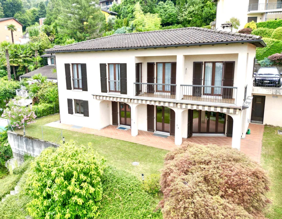 Spaziosa villa 6.5 locali con giardino a Davesco-Soragno