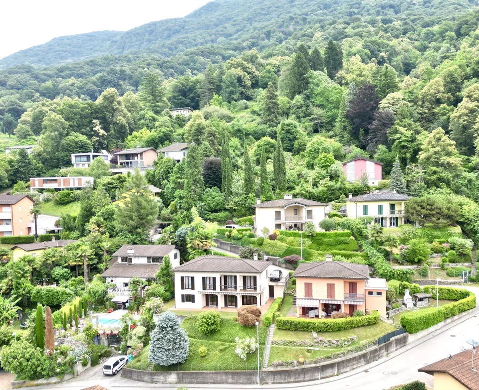 Spaziosa villa 6.5 locali con giardino a Davesco-Soragno