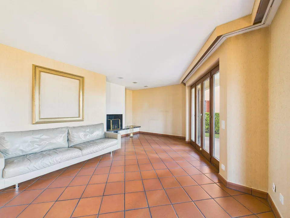 Spaziosa villa 6.5 locali con giardino a Davesco-Soragno