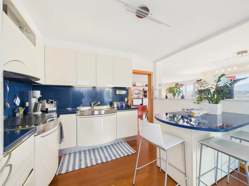 Elegantes Einfamilienhaus mit 6,5 Zimmern, Garten und freier Sicht in Davesco-Soragno