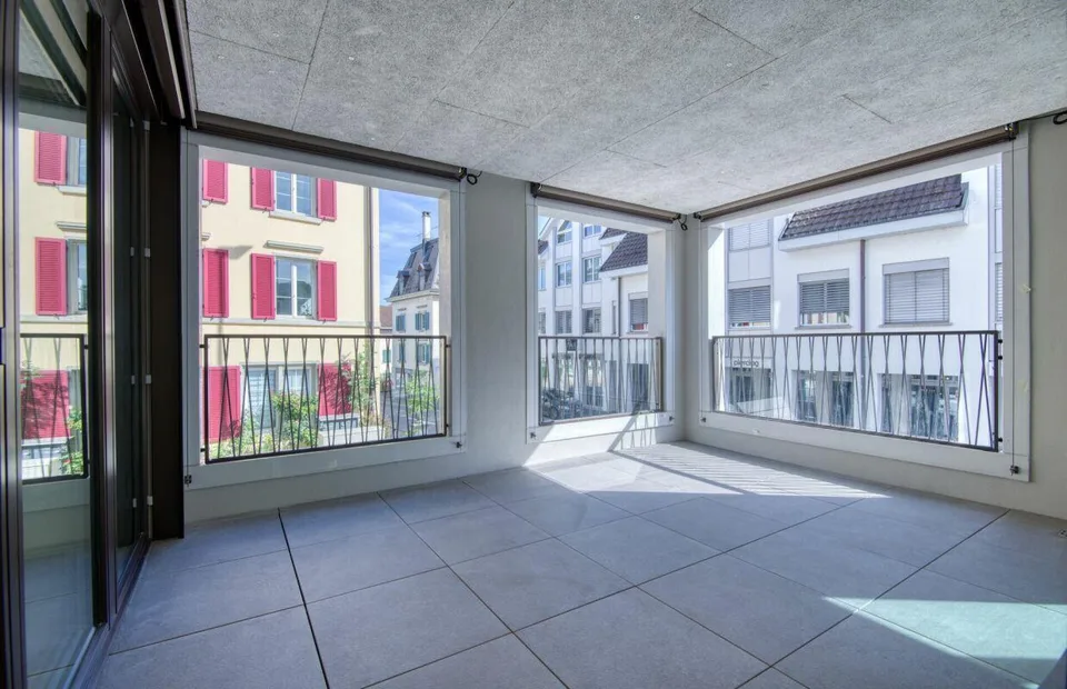 Moderne 3.5-Zimmer-Wohnung mit Loggia an zentraler Lage