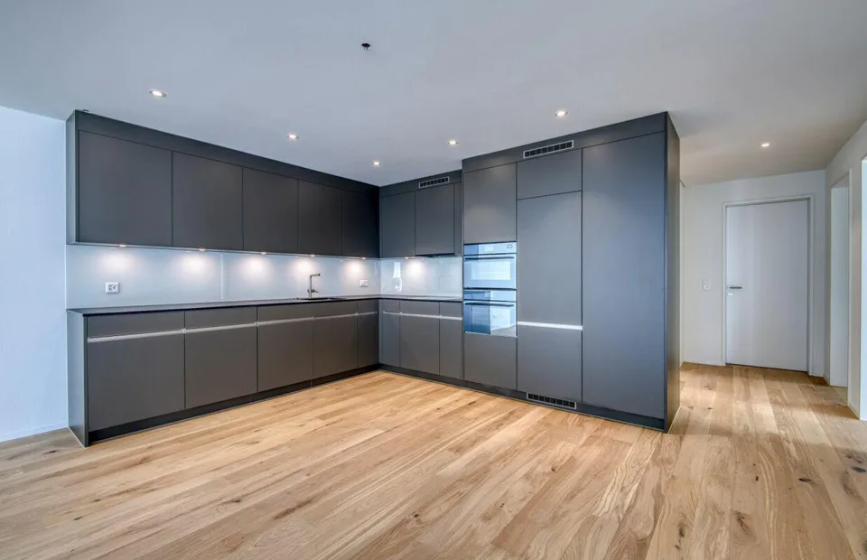 Moderne 3.5-Zimmer-Wohnung mit Loggia an zentraler Lage