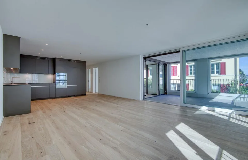 Moderne 3.5-Zimmer-Wohnung mit Loggia an zentraler Lage