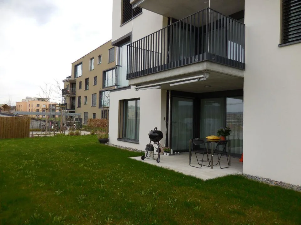 ERSTKLASSIGE SINGLE-WOHNUNG MIT SCHÖNEM GARTEN