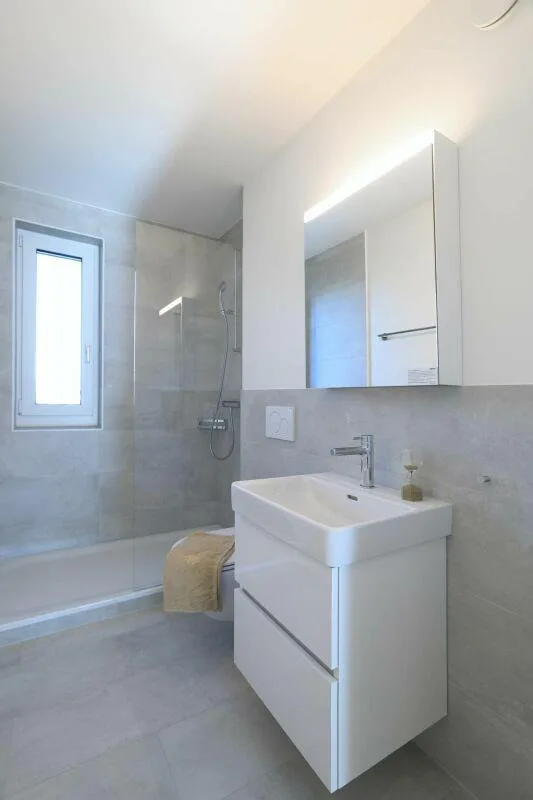 Appartamento moderno di 4 locali ad Aesch