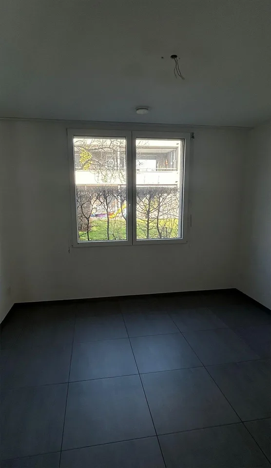 Helle 4.5-Zimmer-Parterrewohnung mit Terrasse