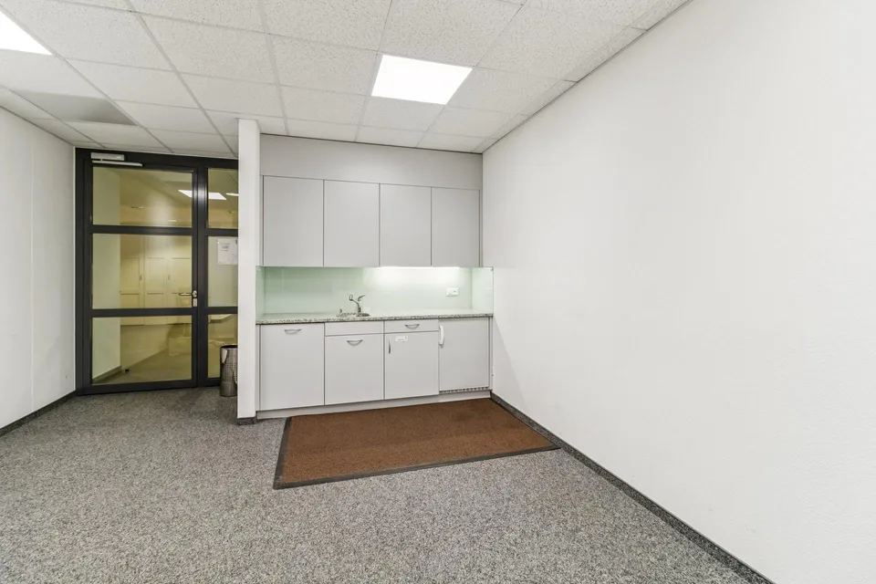 Attraktive Gewerbefläche - Büro, Produktion und Lager unter einem Dach