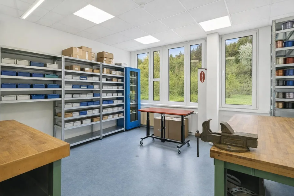 Produktions- und Lagerfläche mit Büro - Verkehrsanbindung in alle R... – foto 11 di 13