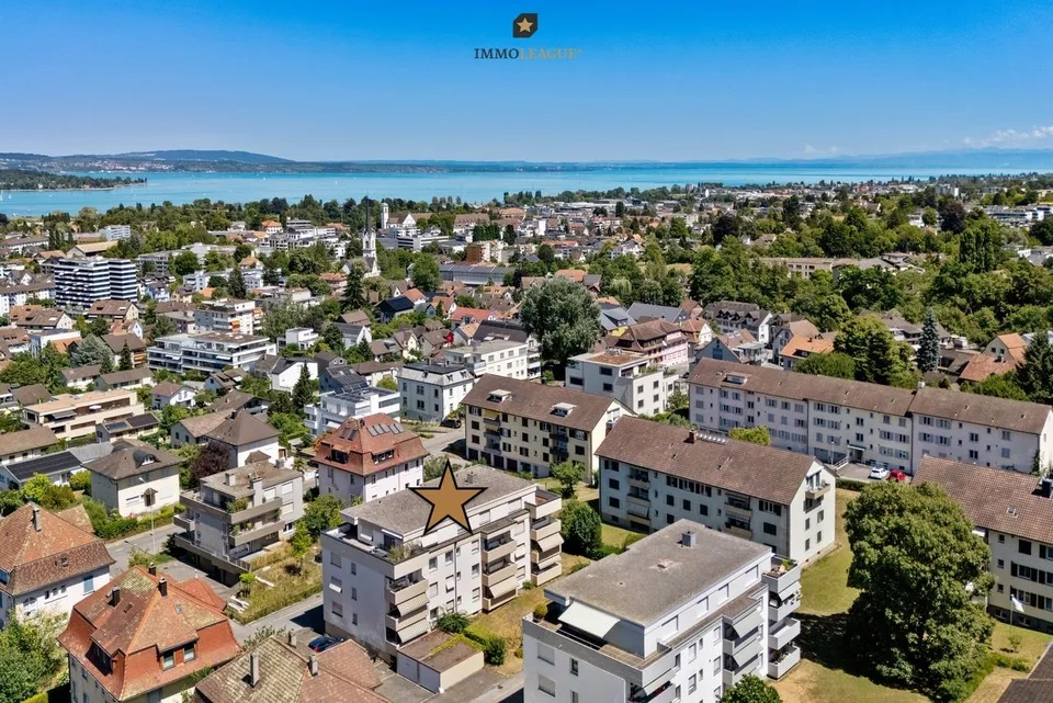 Gemütliches, sehr gepflegtes Zuhause mit Südbalkon und Seeblick.
