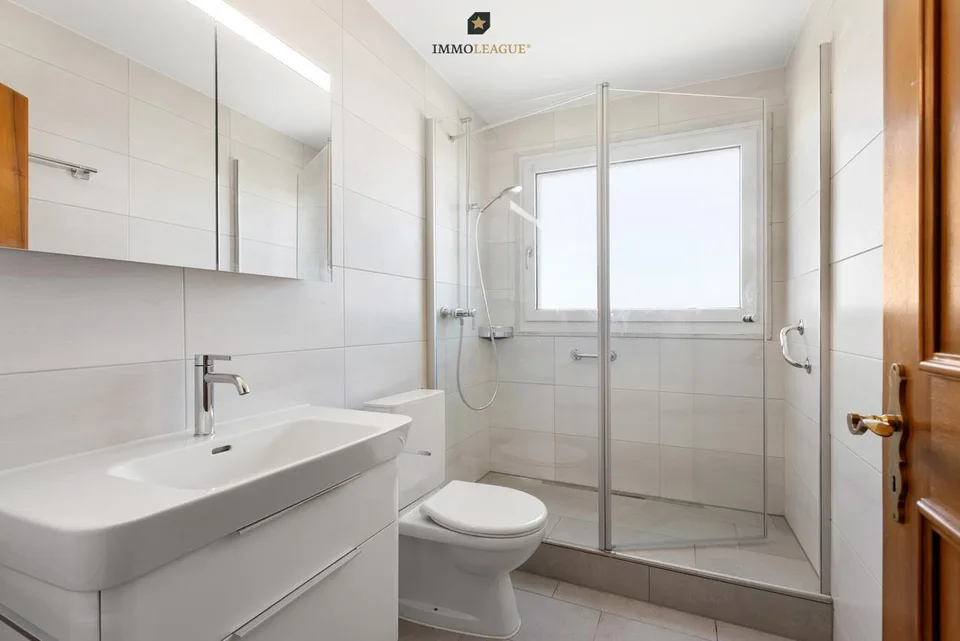Gemütliches, sehr gepflegtes Zuhause mit Südbalkon und Seeblick.