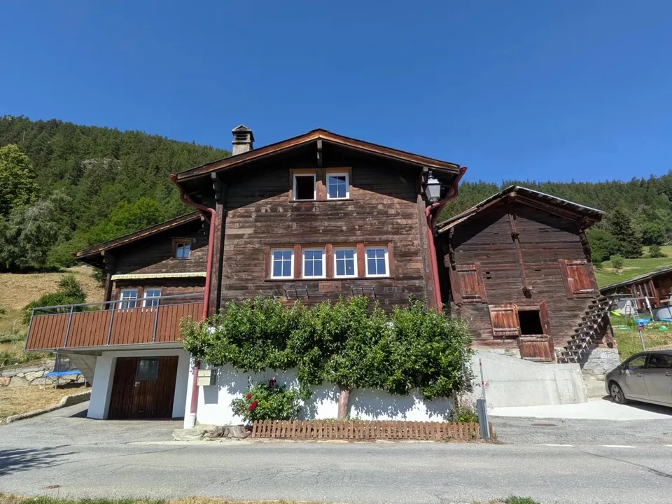 Einfamilienhaus mit Stall in Zeneggen