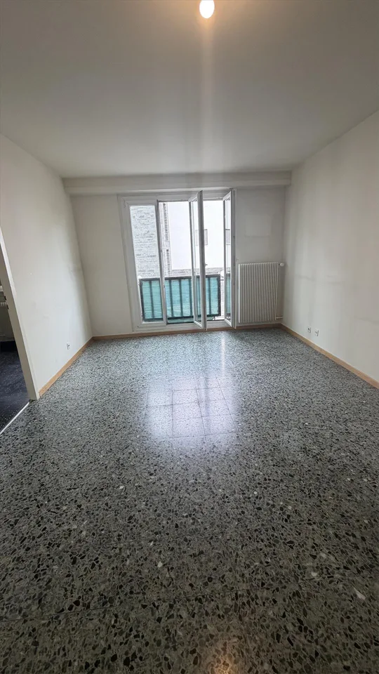 Zwei Zimmer zur Miete in Veyrier
