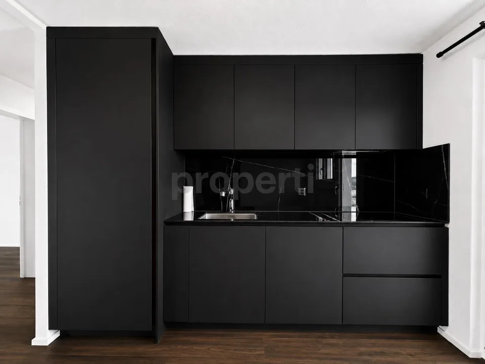 Einmalige Chance mit Seesicht: 4.5-Zimmer-Wohnung mit Potenzial in ...