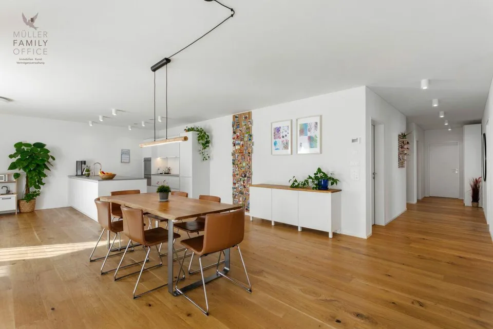 Neuwertige 5 1/2 Zimmer-Minergie-Wohnung mit grossem Balkon und hoc...