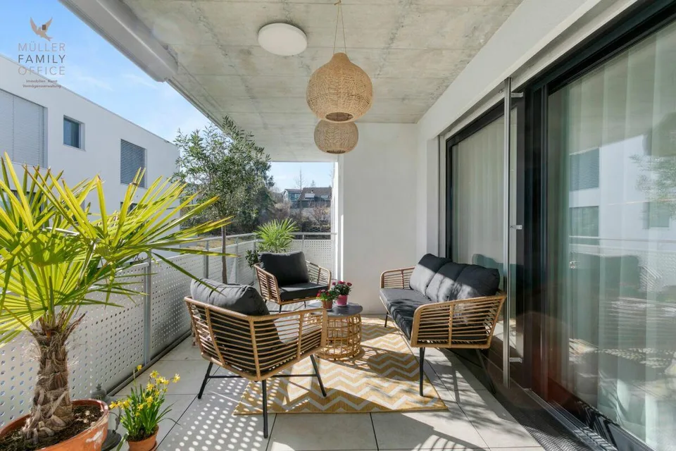 Neuwertige 5 1/2 Zimmer-Minergie-Wohnung mit grossem Balkon und hoc...