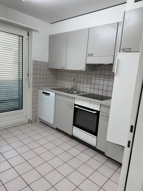 Zentrale Lage - renoviertes Badezimmer - Balkon