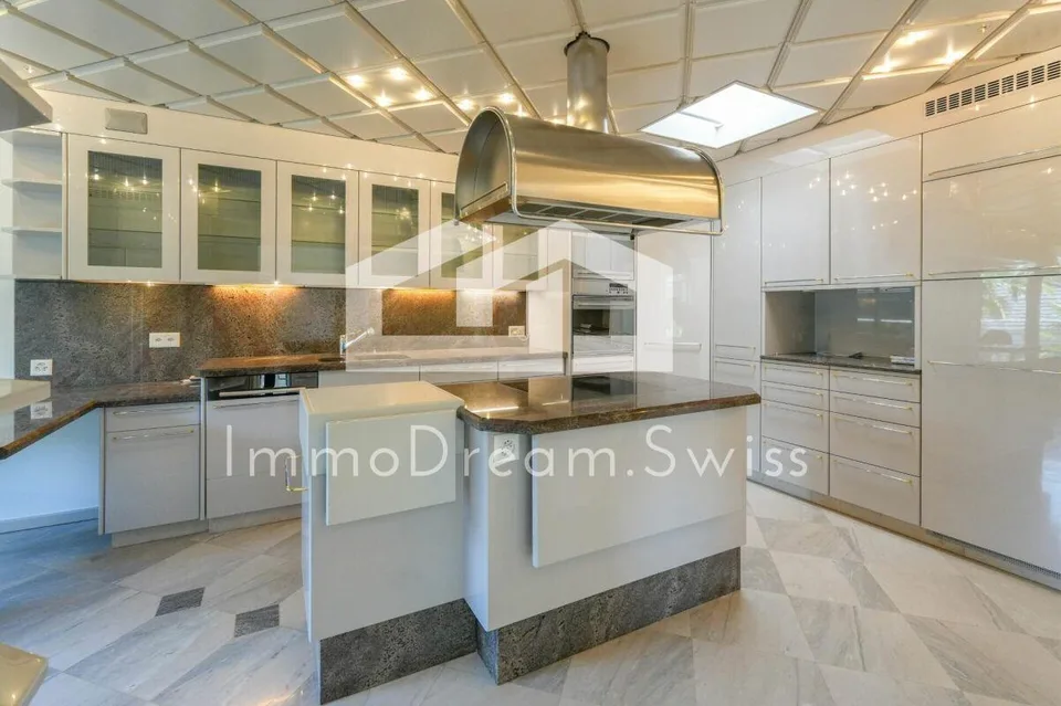 Grosszügige, sowie helle 4 ½ Zi. Maisonette-Eigentumswg., in der «R...