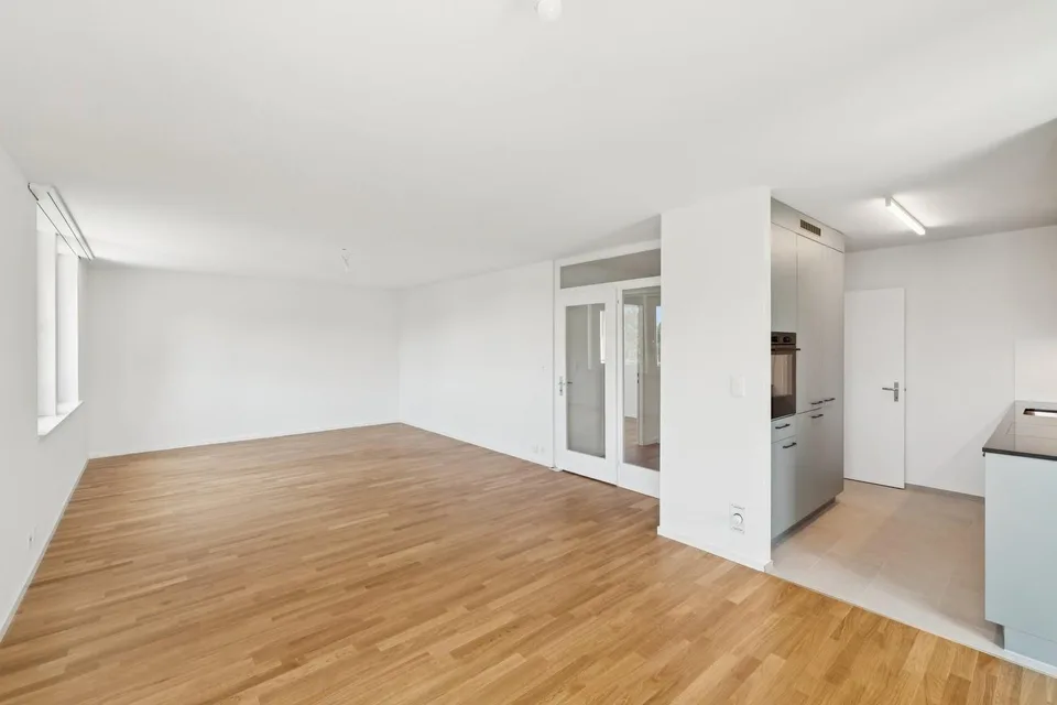 Appartement de 3,5 pièces fraîchement rénové dans un excellent emplacement à Pratteln