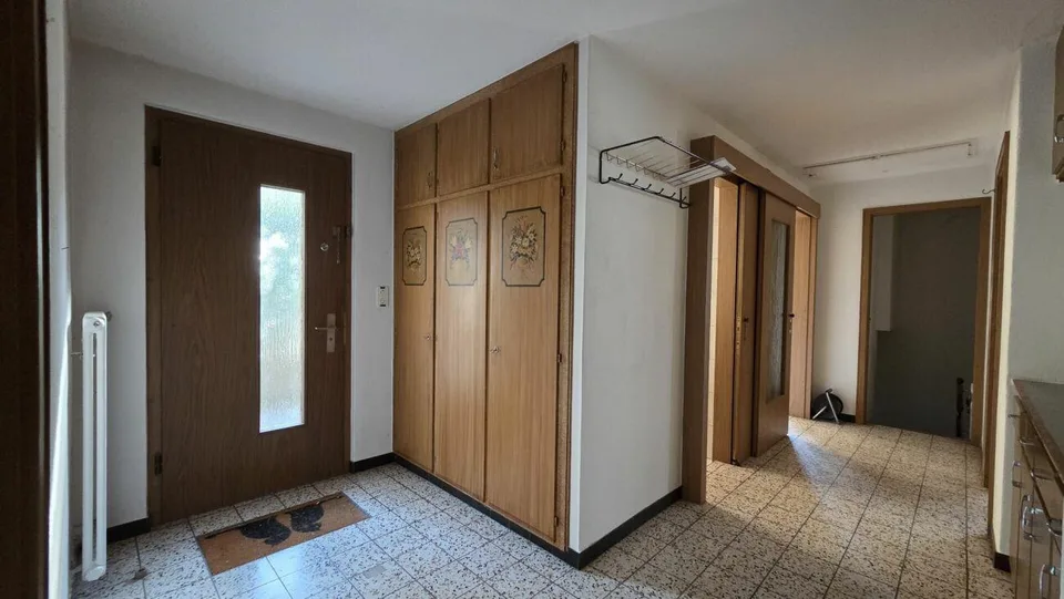 Maison individuelle de 3,5 pièces dépendante, au centre, dans un emplacement ensoleillé avec une vue lointaine