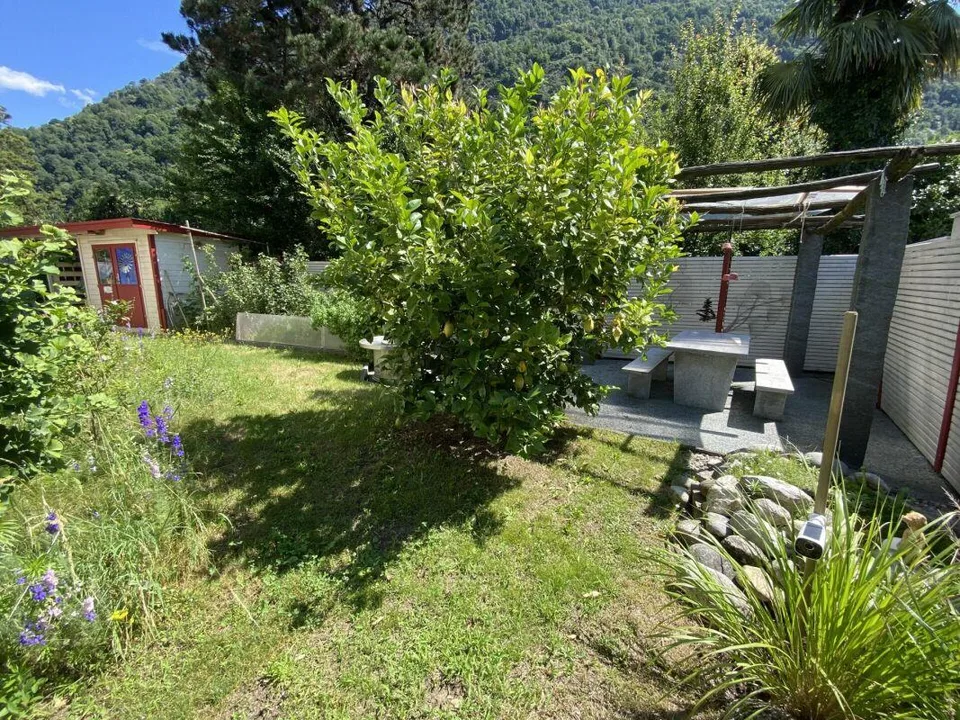 Casa bifamiliare in buonissimo stato / Zweifamilienhaus in Top-Zustand
